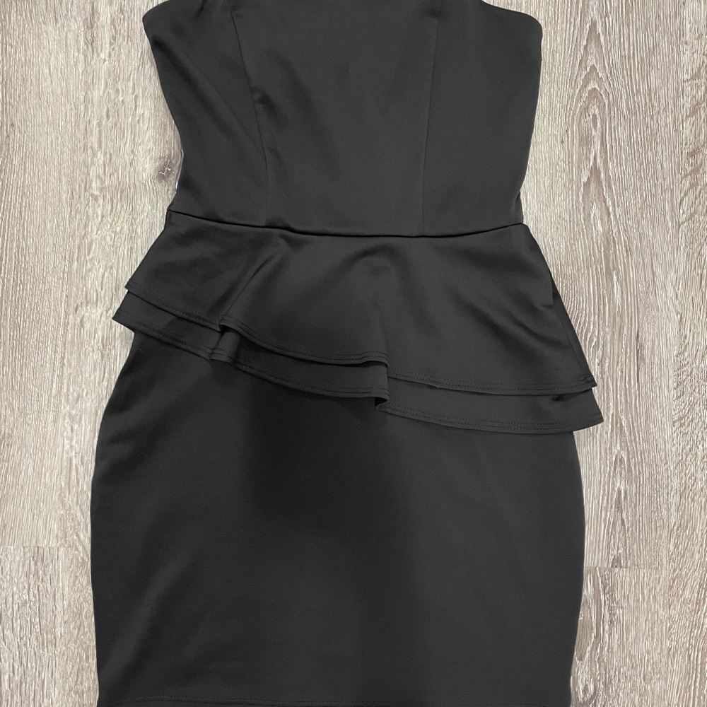 Dress - Picture 5 of 6